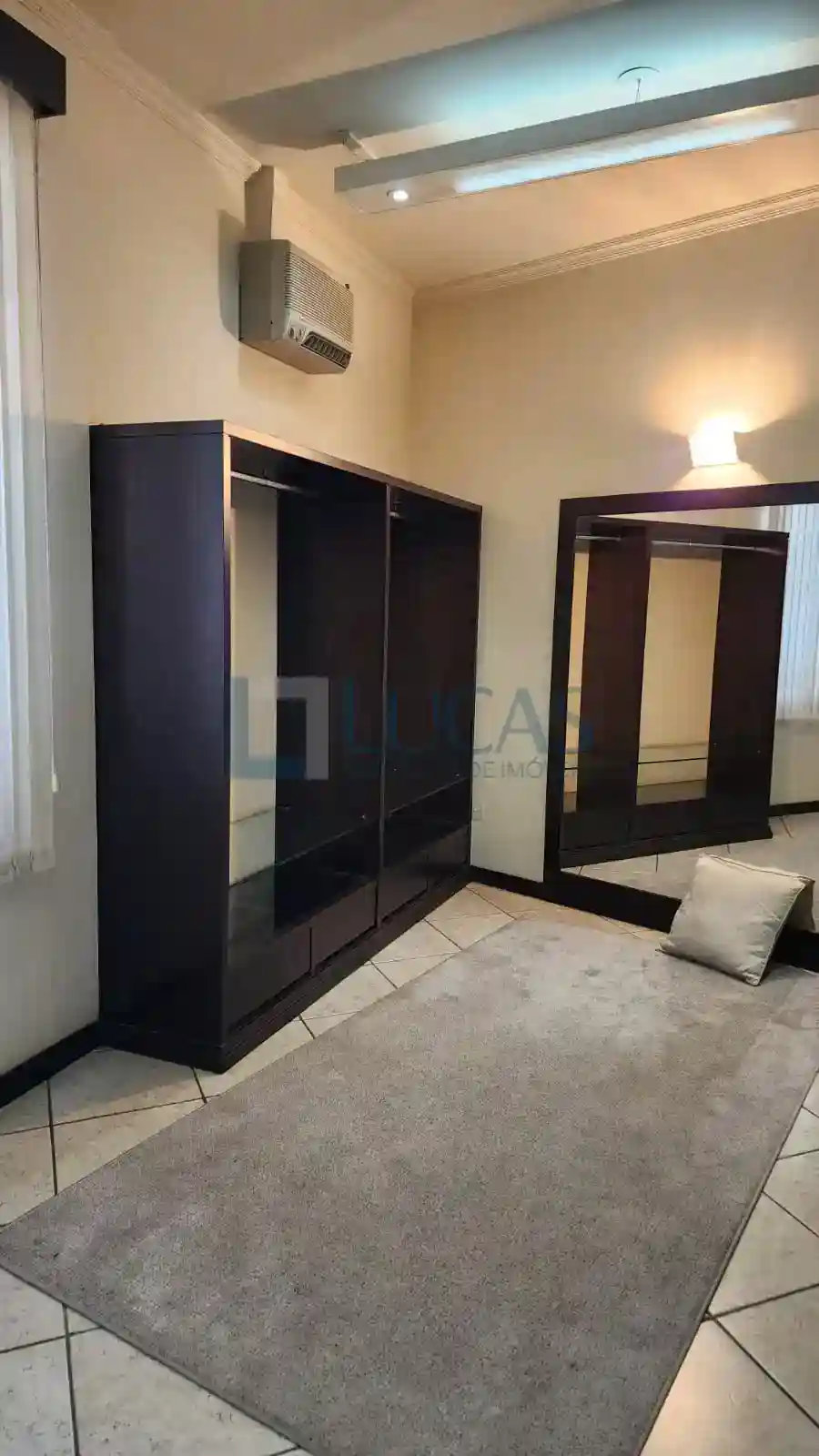 Prédio comercial à venda — foto 1 de 10