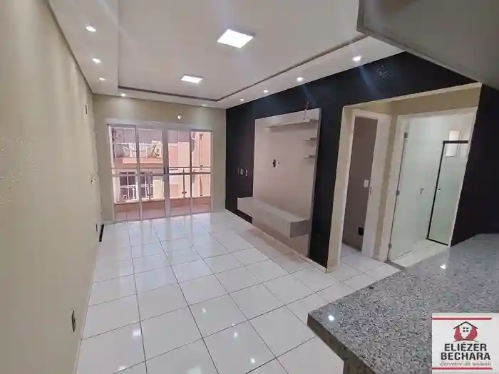 Apartamento com 2 quartos à venda, 60m² — foto 1 de 33