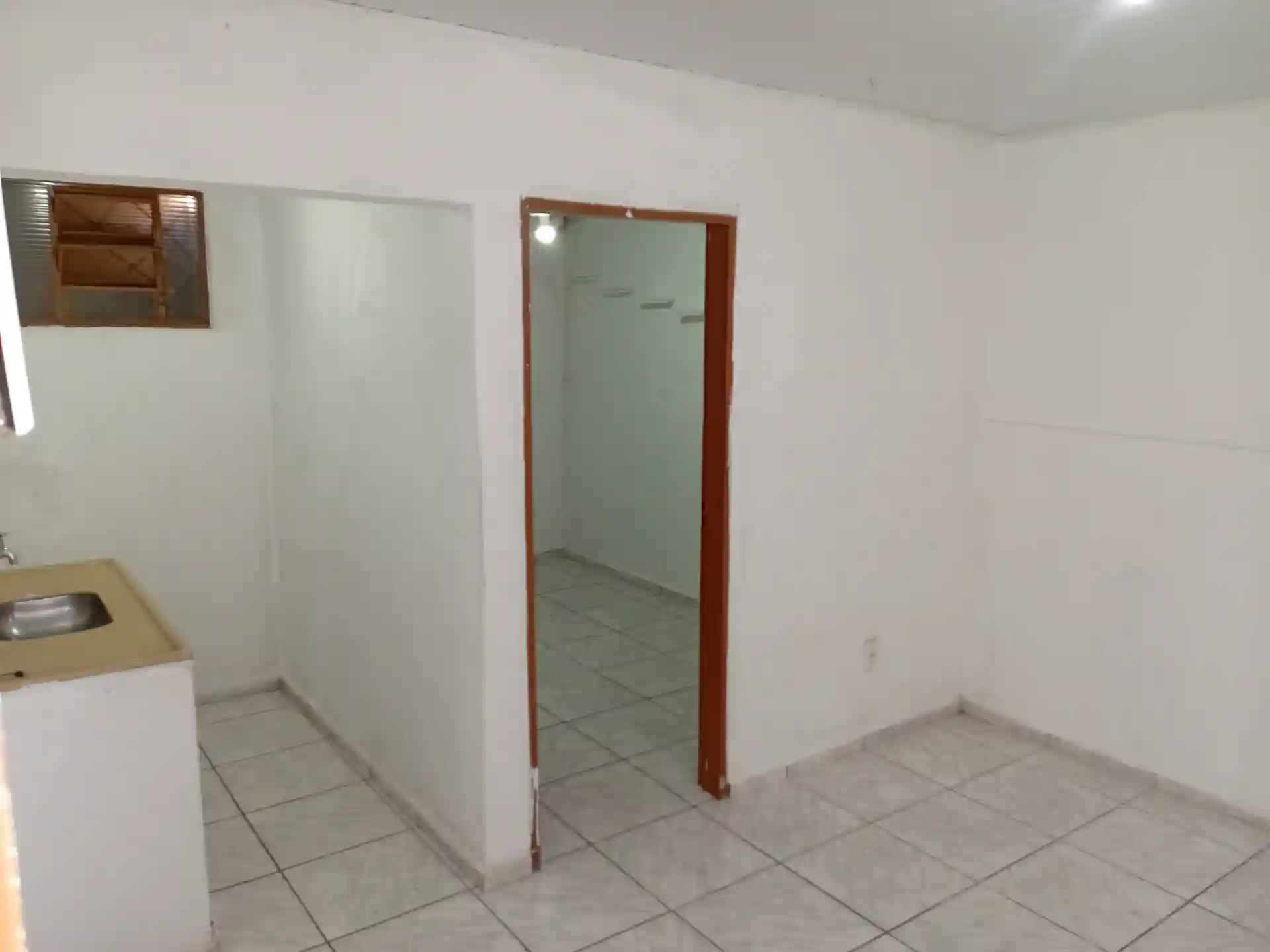 Casa com 1 quarto para aluguel, 40m² — foto 1 de 10