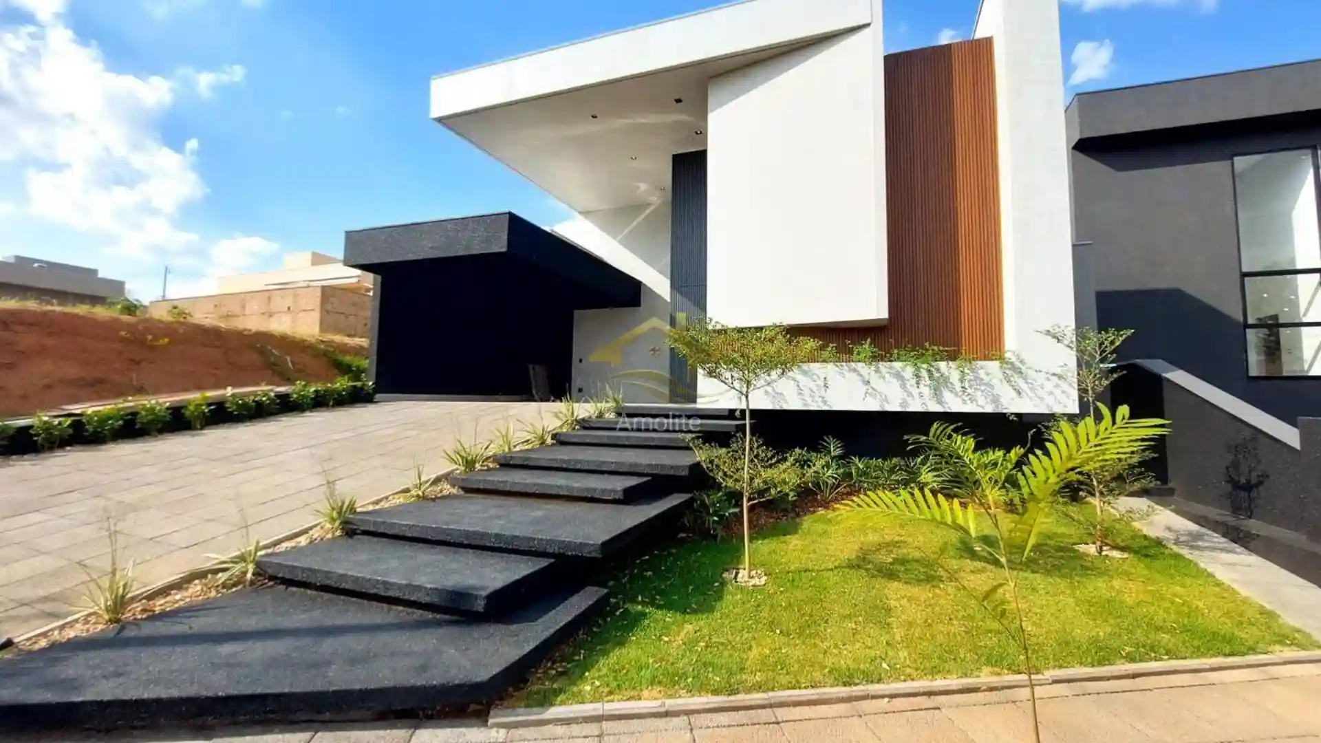 Casa de Condomínio com 3 quartos à venda, 230m² — foto 2 de 52