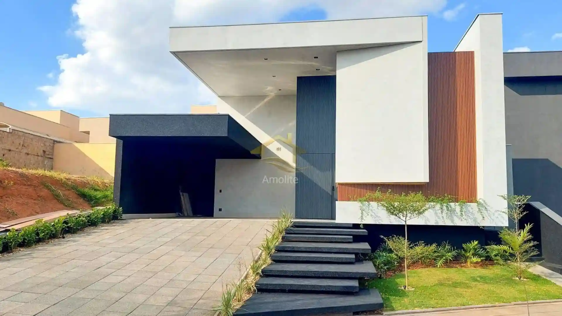 Casa de Condomínio com 3 quartos à venda, 230m² — foto 1 de 52