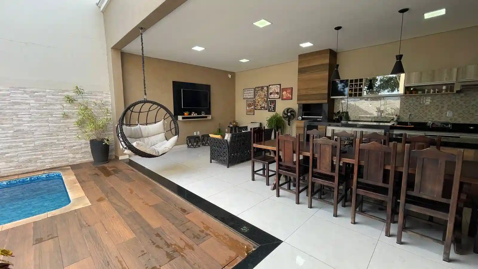 Casa com 3 quartos à venda, 360m² — foto 13 de 18