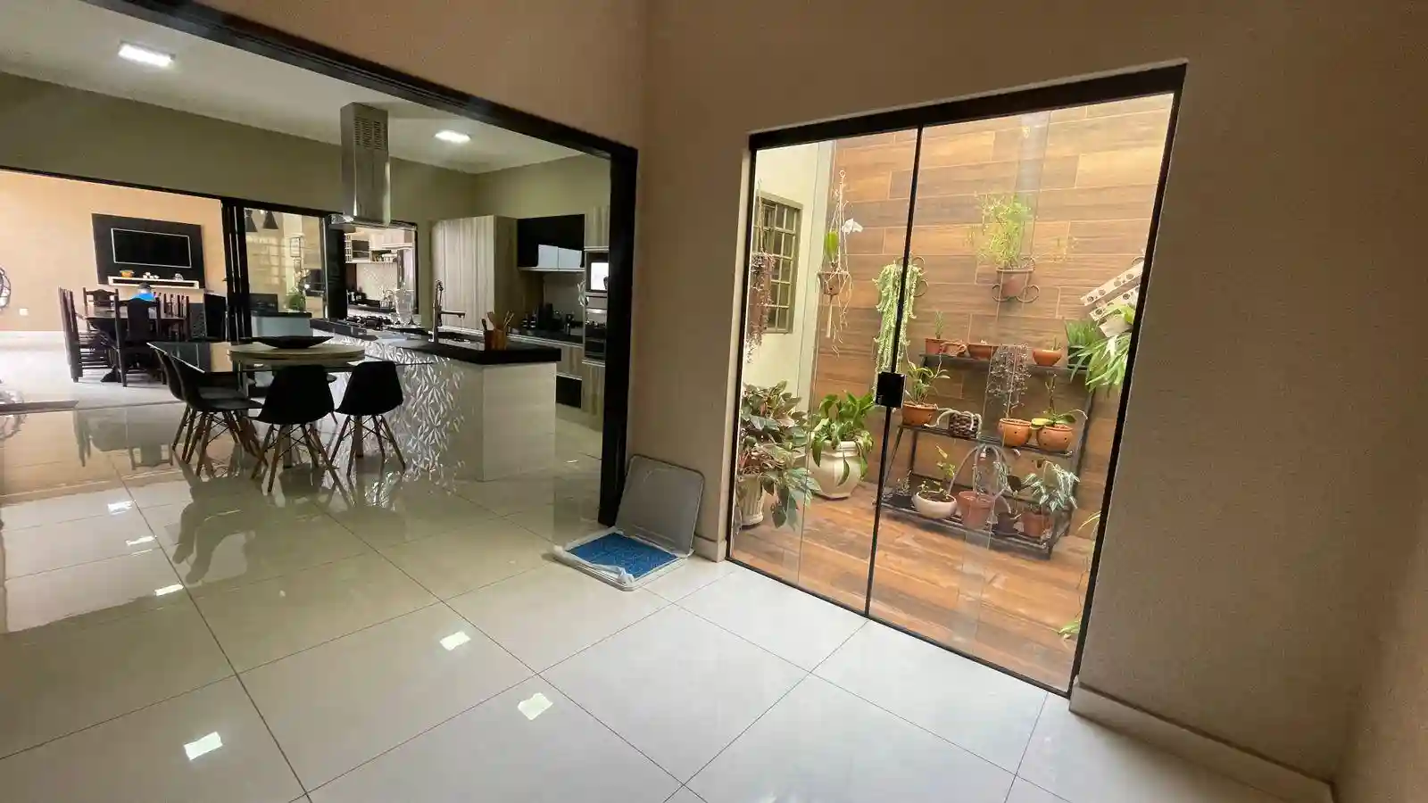 Casa com 3 quartos à venda, 360m² — foto 3 de 18