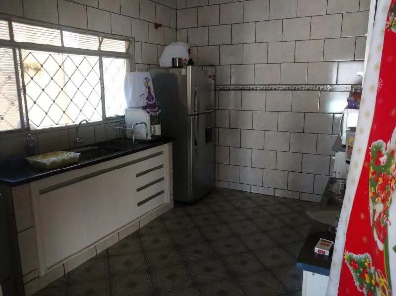 Casa à venda — foto 1 de 3
