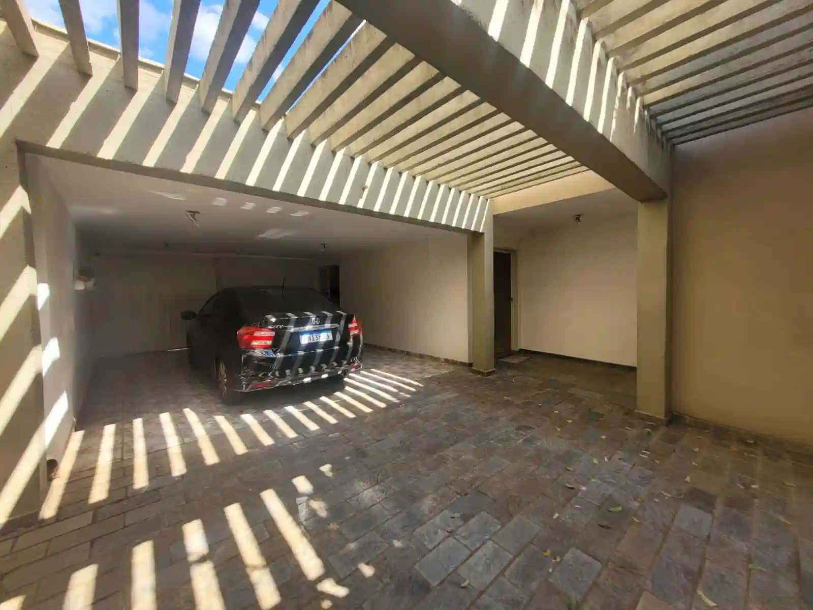Casa com 3 quartos à venda, 560m² — foto 1 de 7