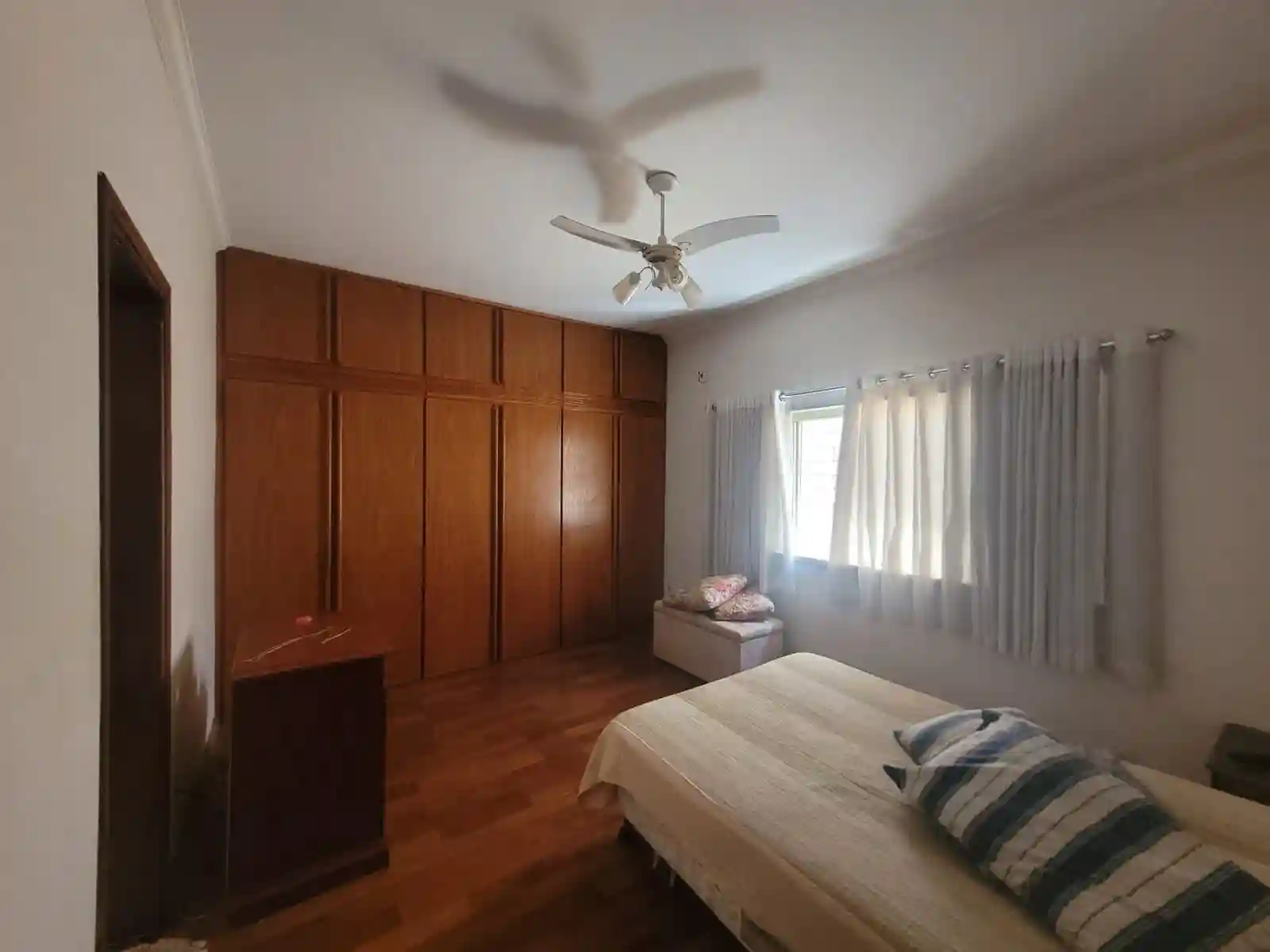 Casa com 3 quartos à venda, 560m² — foto 2 de 7