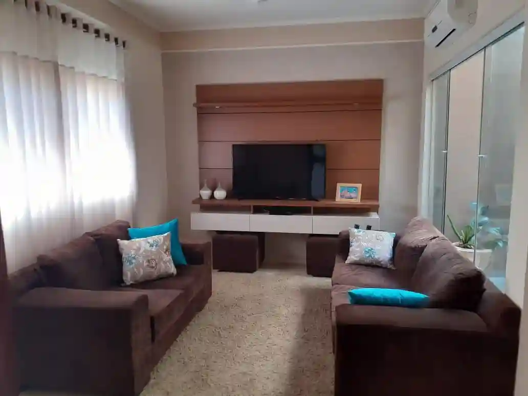 Casa com 3 quartos à venda, 200m² — foto 10 de 14