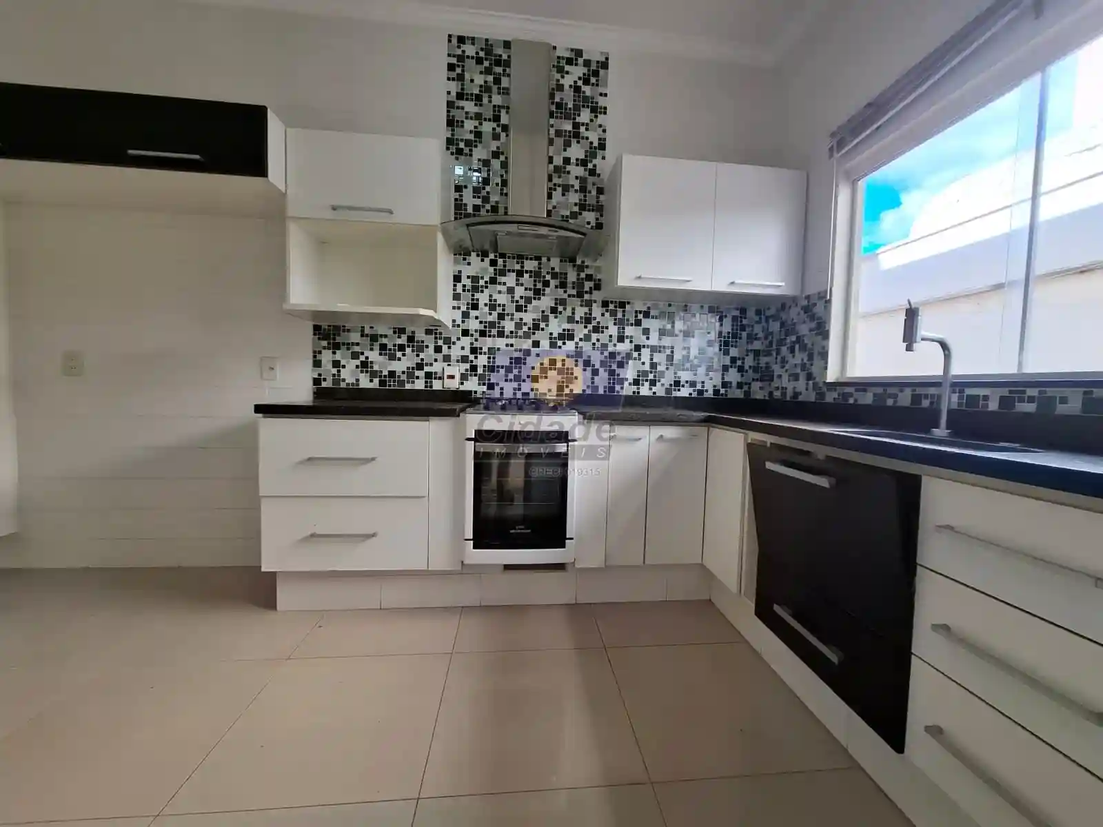 Casa de Condomínio com 3 quartos à venda, 207m² — foto 16 de 28