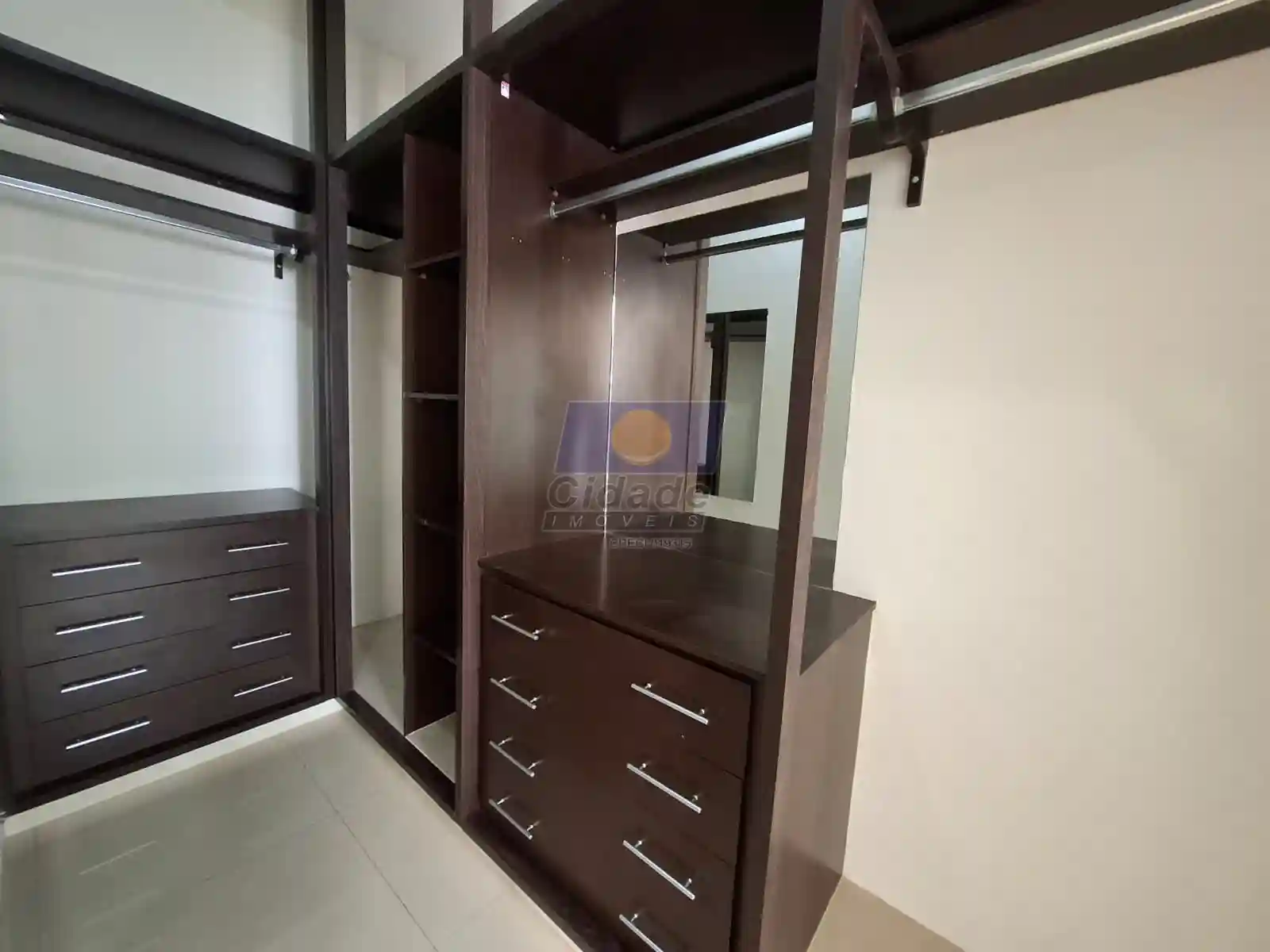 Casa de Condomínio com 3 quartos à venda, 207m² — foto 10 de 28