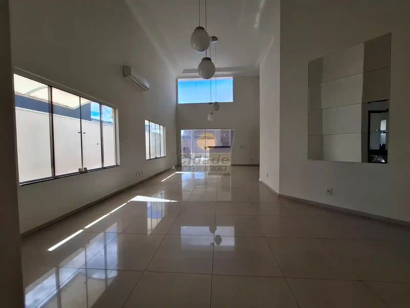 Casa de Condomínio com 3 quartos à venda, 207m² — foto 4 de 28