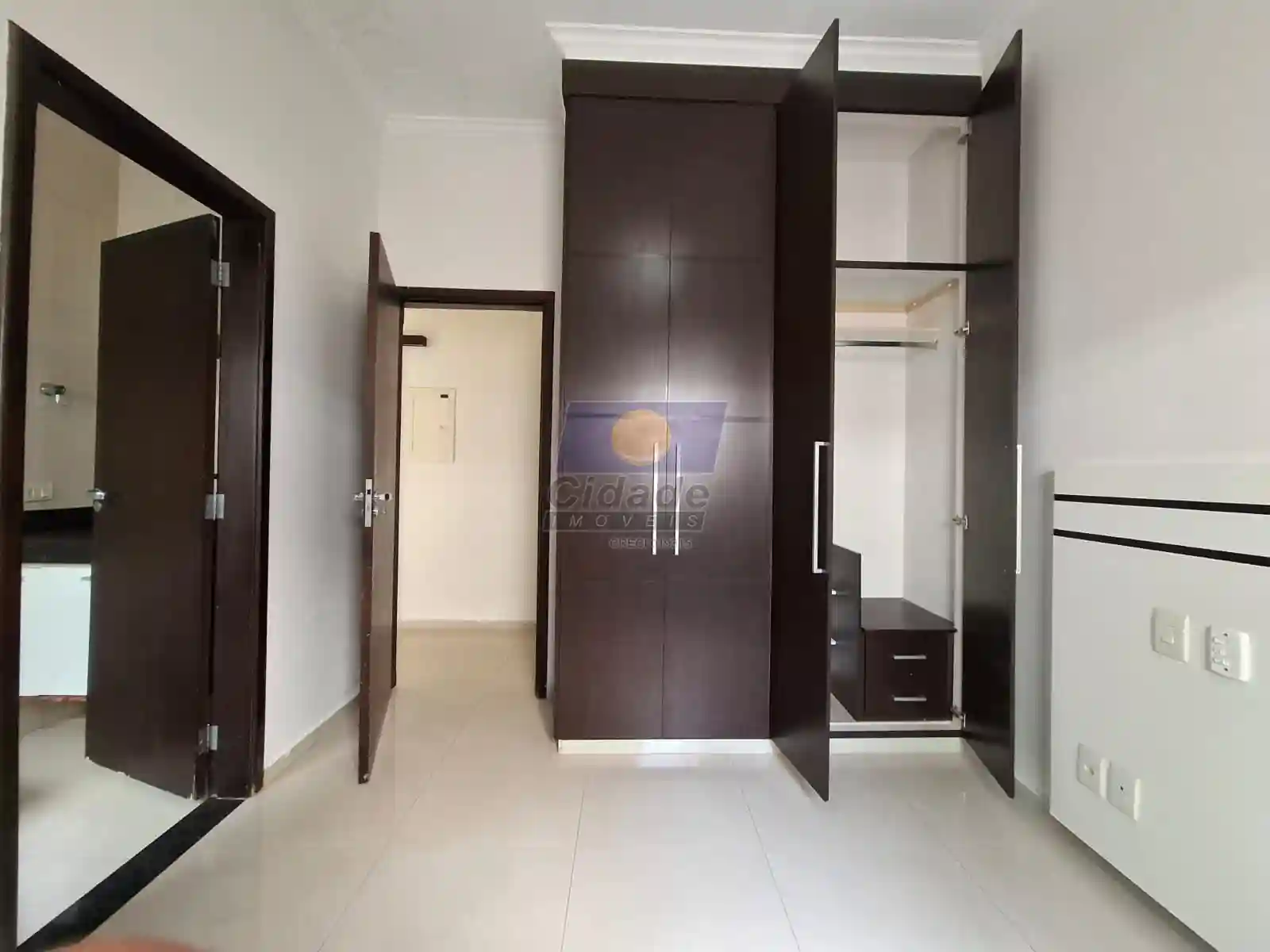 Casa de Condomínio com 3 quartos à venda, 207m² — foto 11 de 28