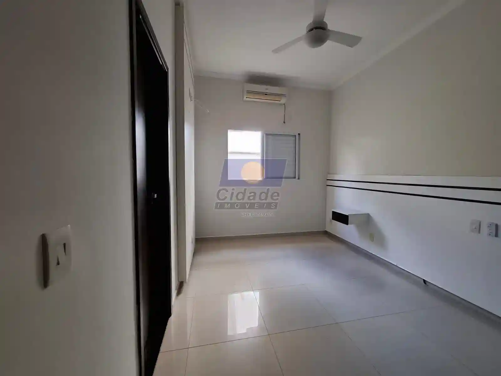 Casa de Condomínio com 3 quartos à venda, 207m² — foto 8 de 28