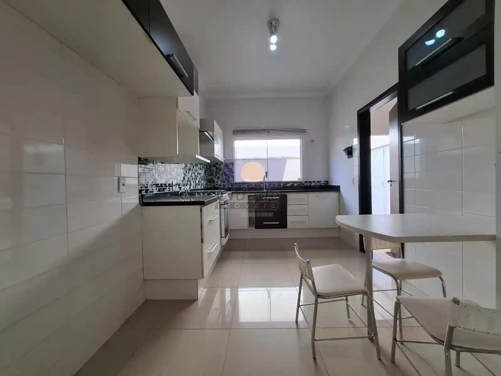 Casa de Condomínio com 3 quartos à venda, 207m² — foto 14 de 28