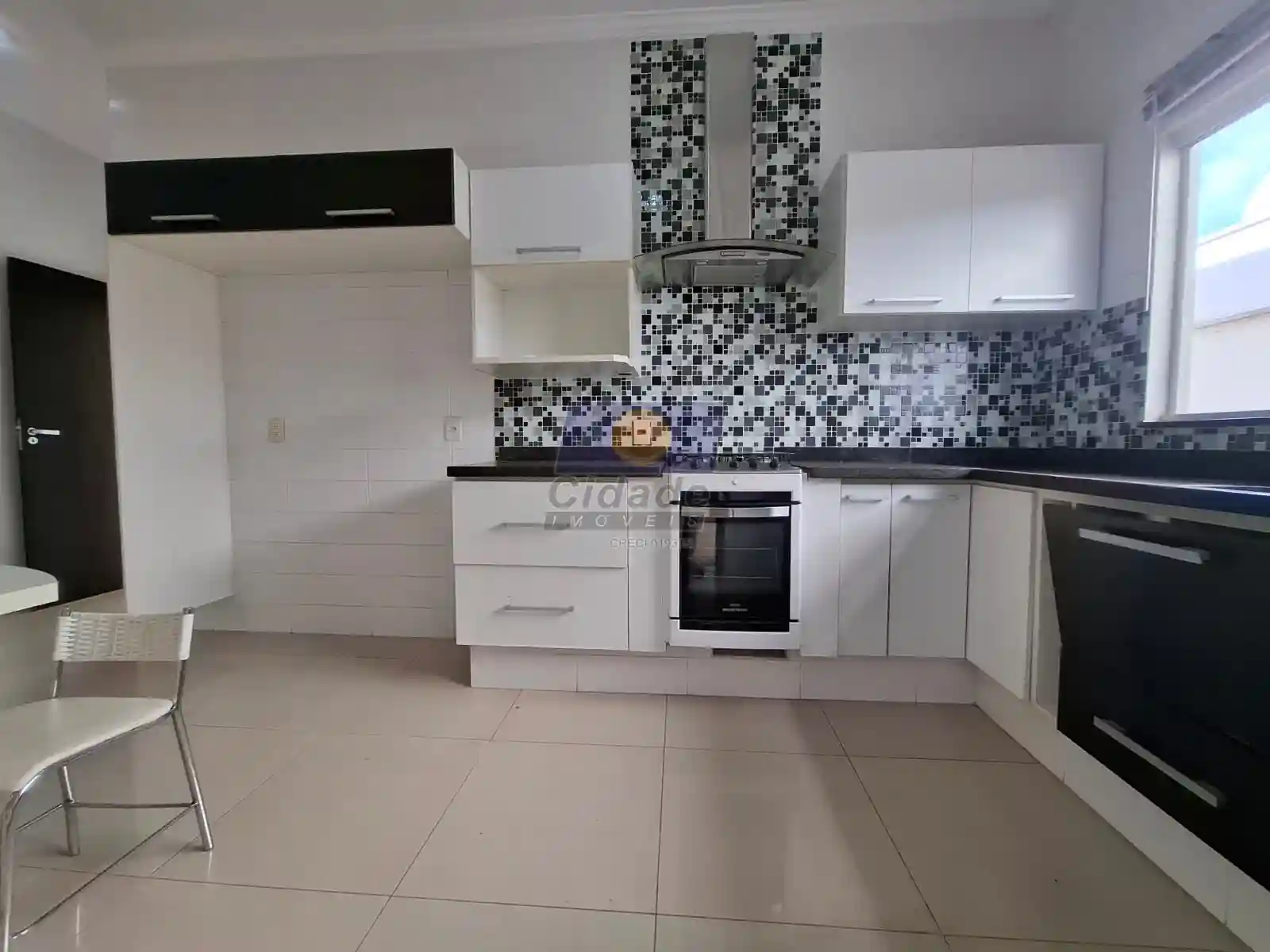 Casa de Condomínio com 3 quartos à venda, 207m² — foto 15 de 28