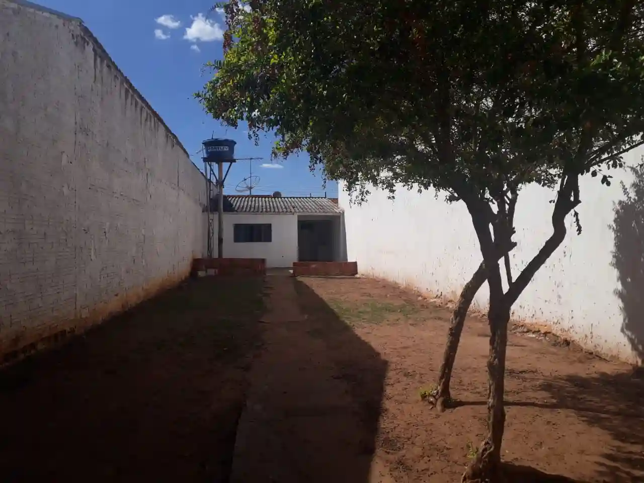 Casa à venda — foto 1 de 7