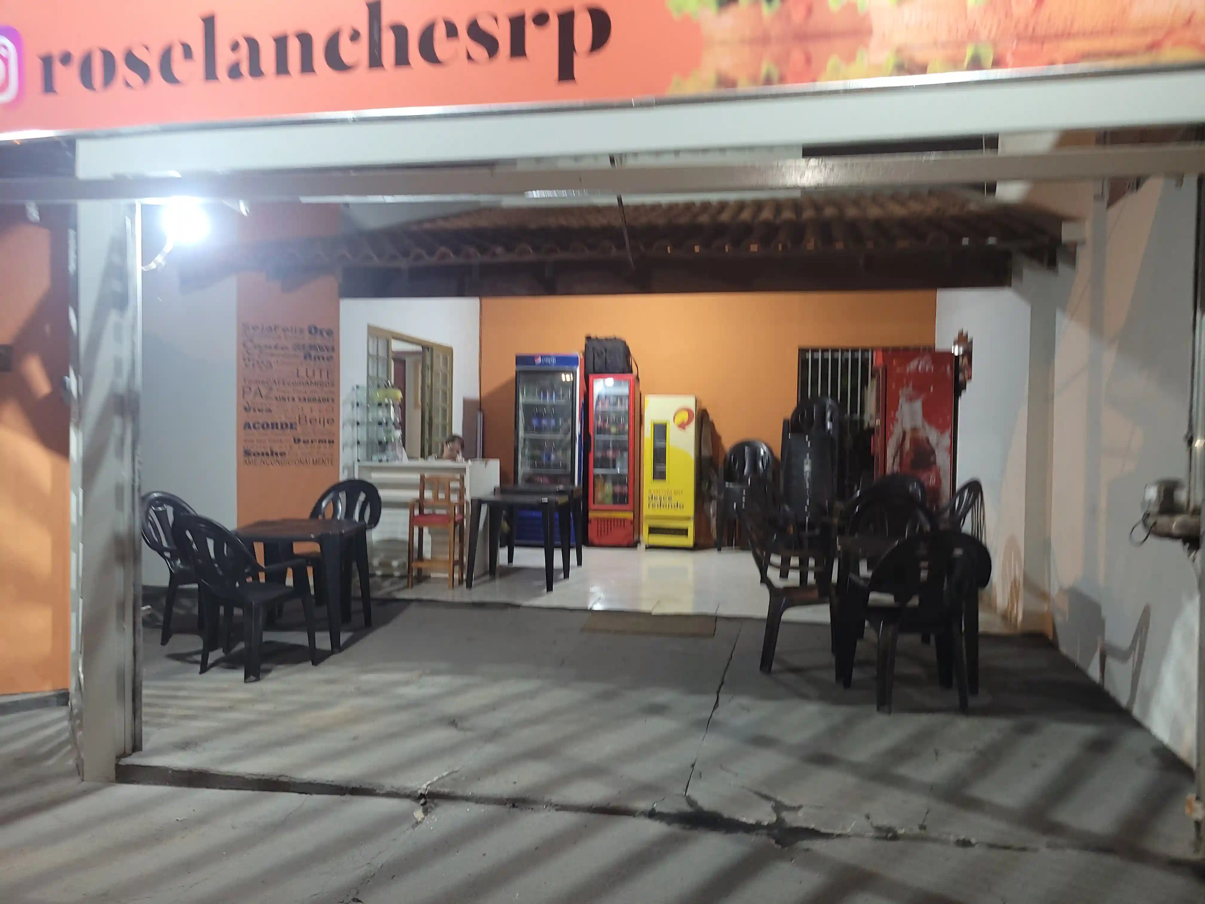 Casa com 3 quartos à venda, 200m² — foto 1 de 14