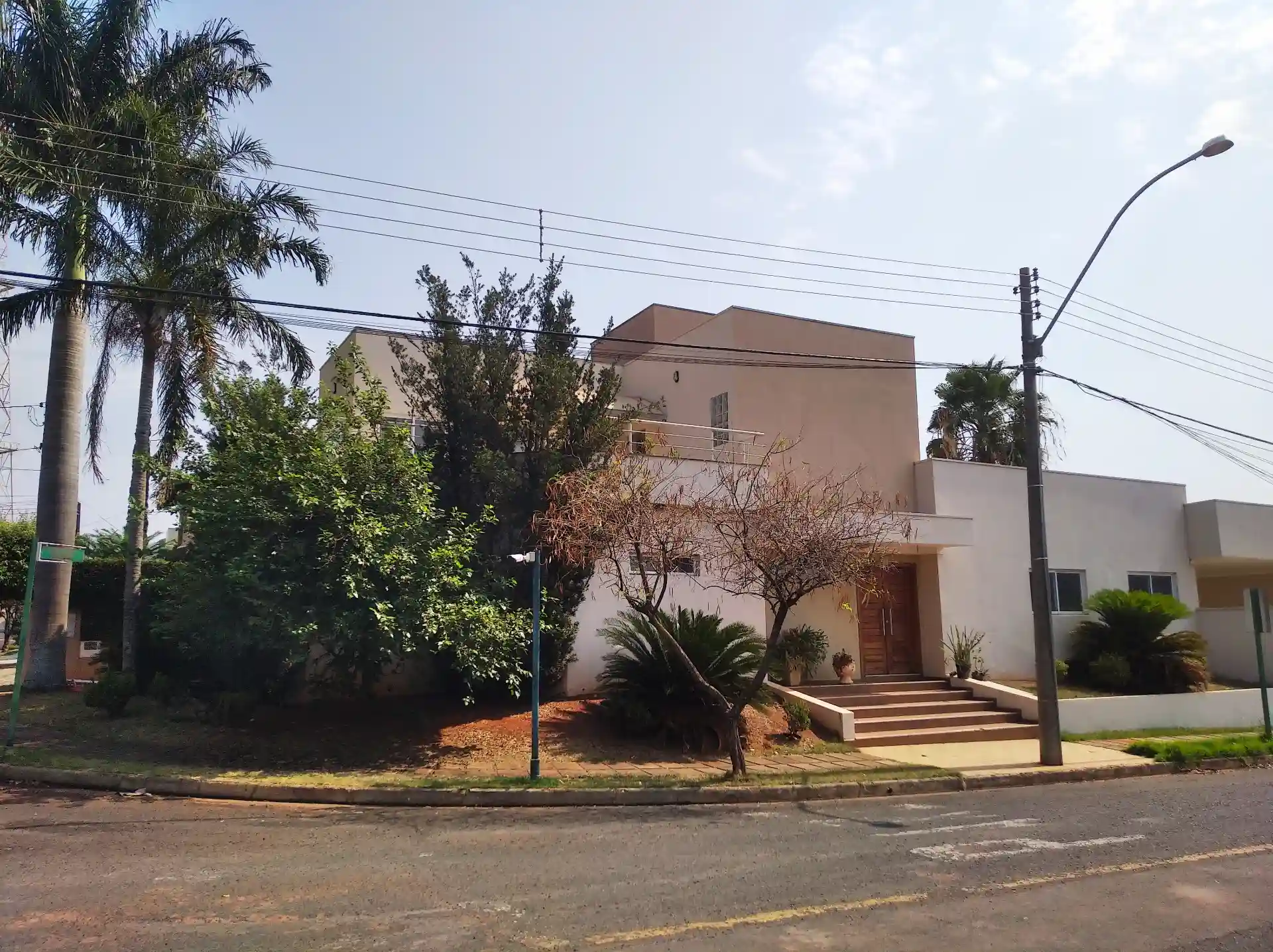Casa de Condomínio com 4 quartos à venda, 280m² — foto 2 de 10