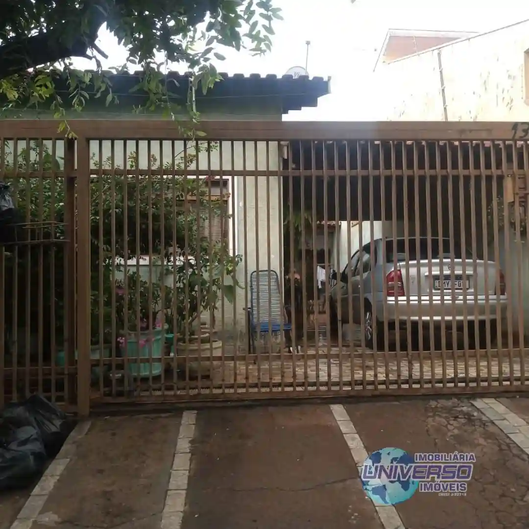 Casa com 3 quartos à venda, 130m² — foto 1 de 9