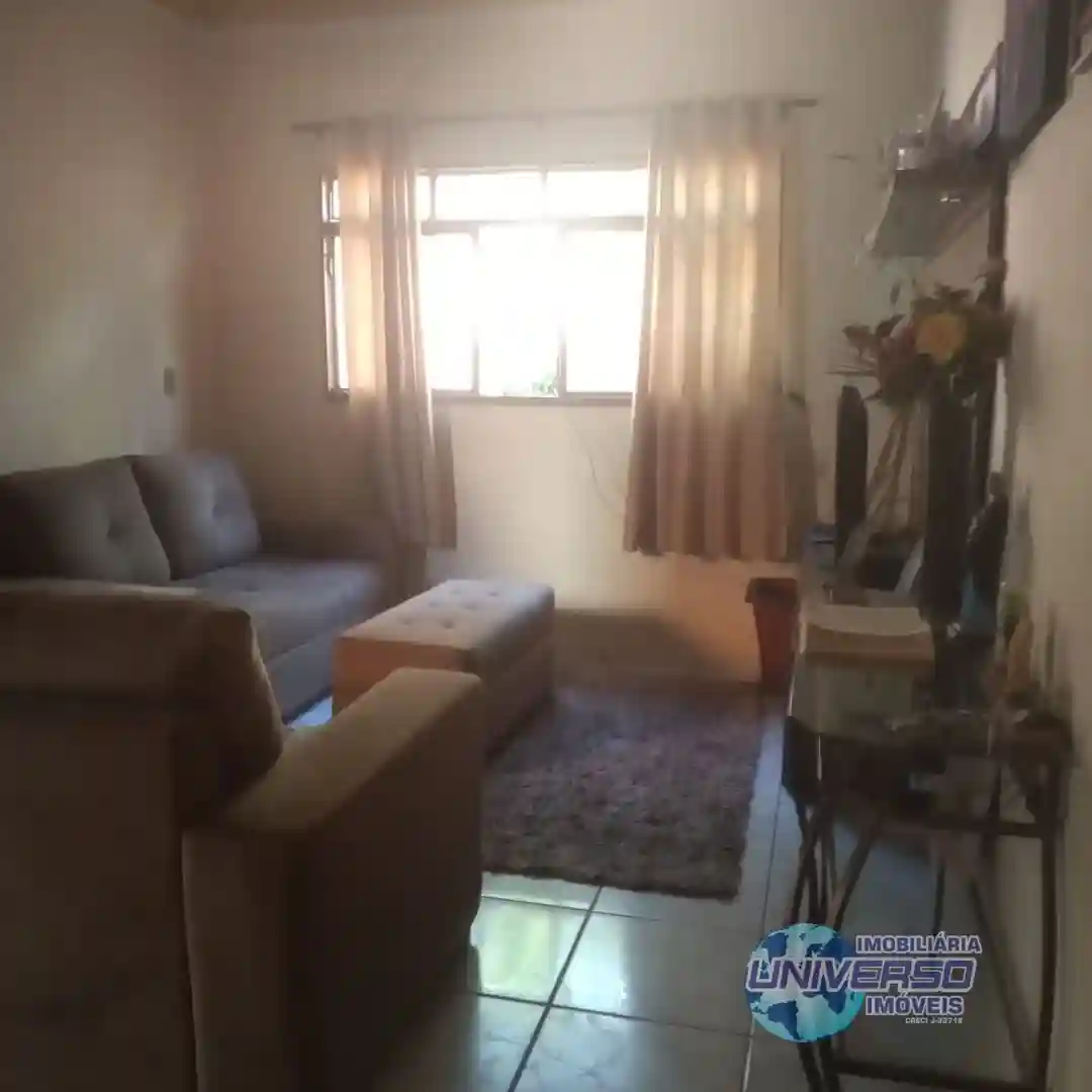 Casa com 3 quartos à venda, 130m² — foto 3 de 9