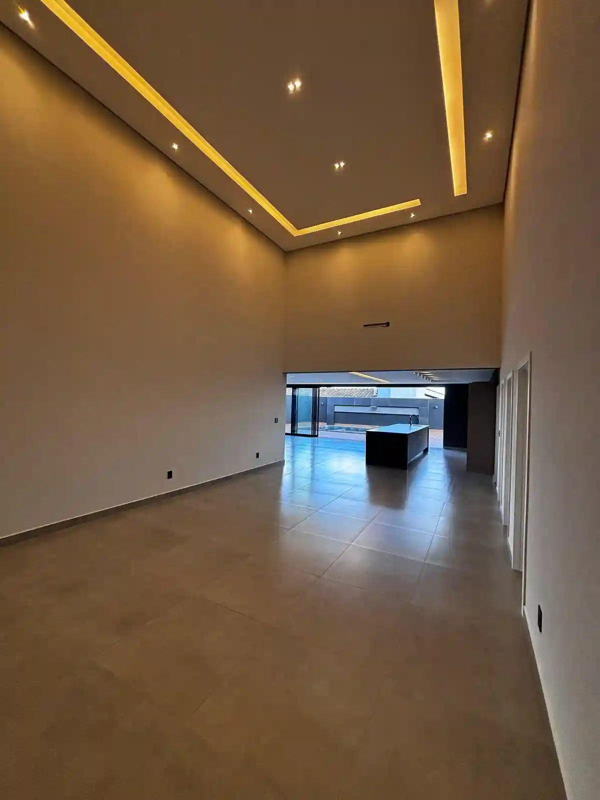Casa de Condomínio com 3 quartos à venda, 477m² — foto 6 de 23