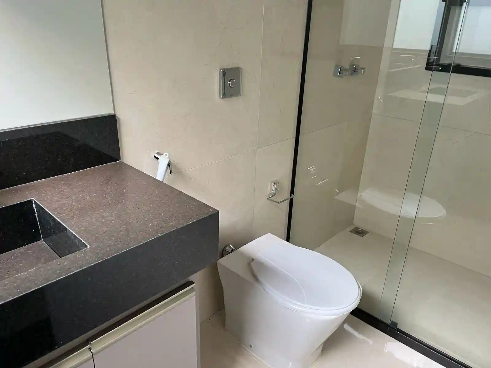 Casa de Condomínio com 3 quartos à venda, 220m² — foto 23 de 24