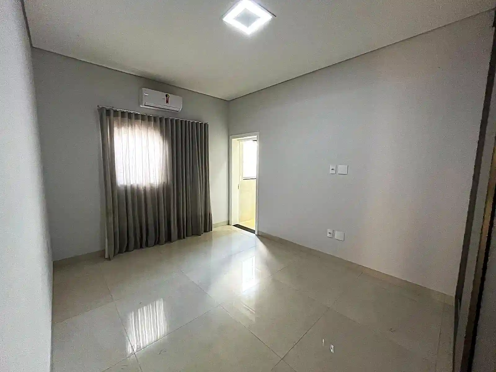 Casa de Condomínio com 3 quartos à venda, 220m² — foto 17 de 24