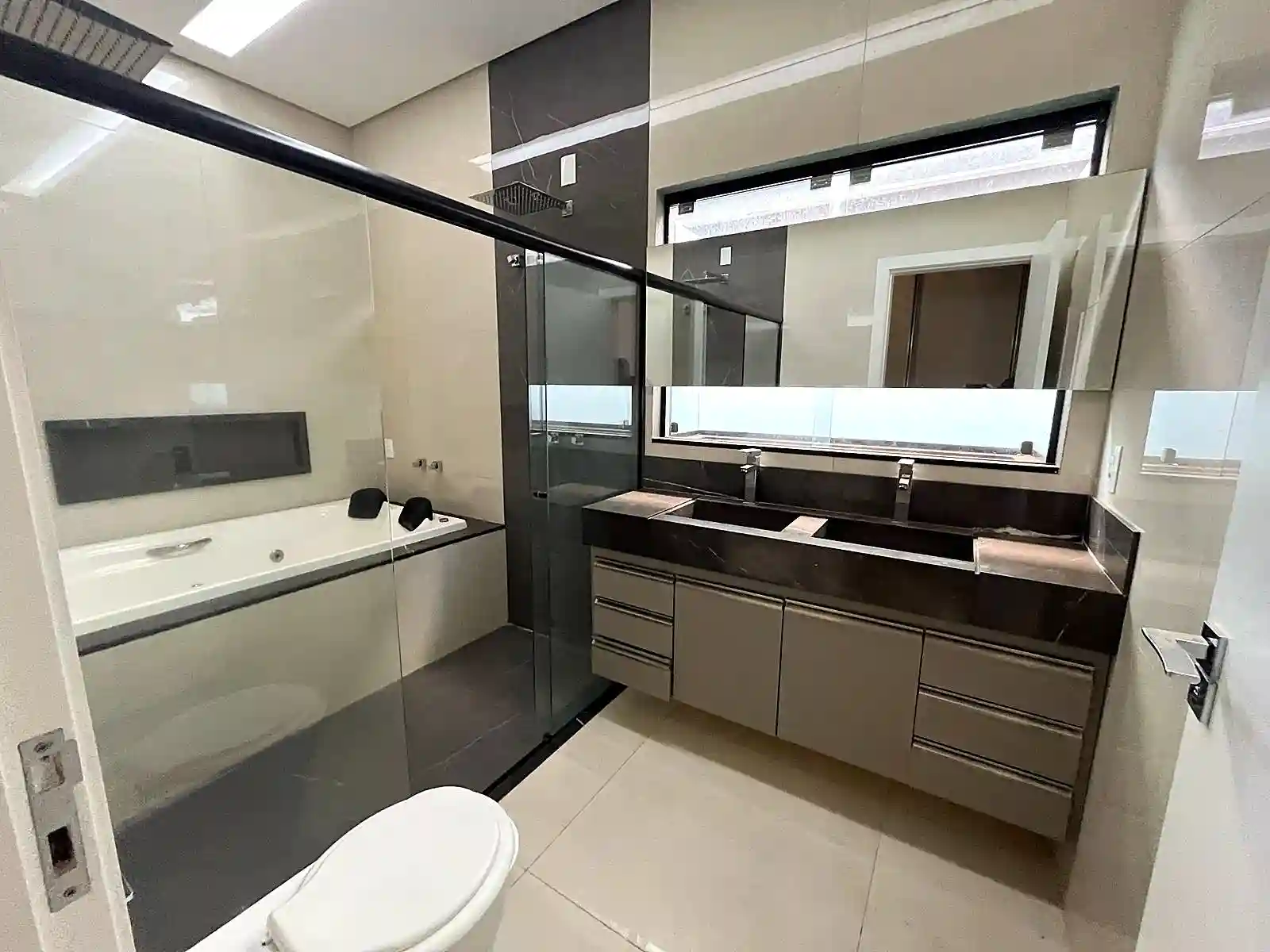Casa de Condomínio com 3 quartos à venda, 220m² — foto 18 de 24