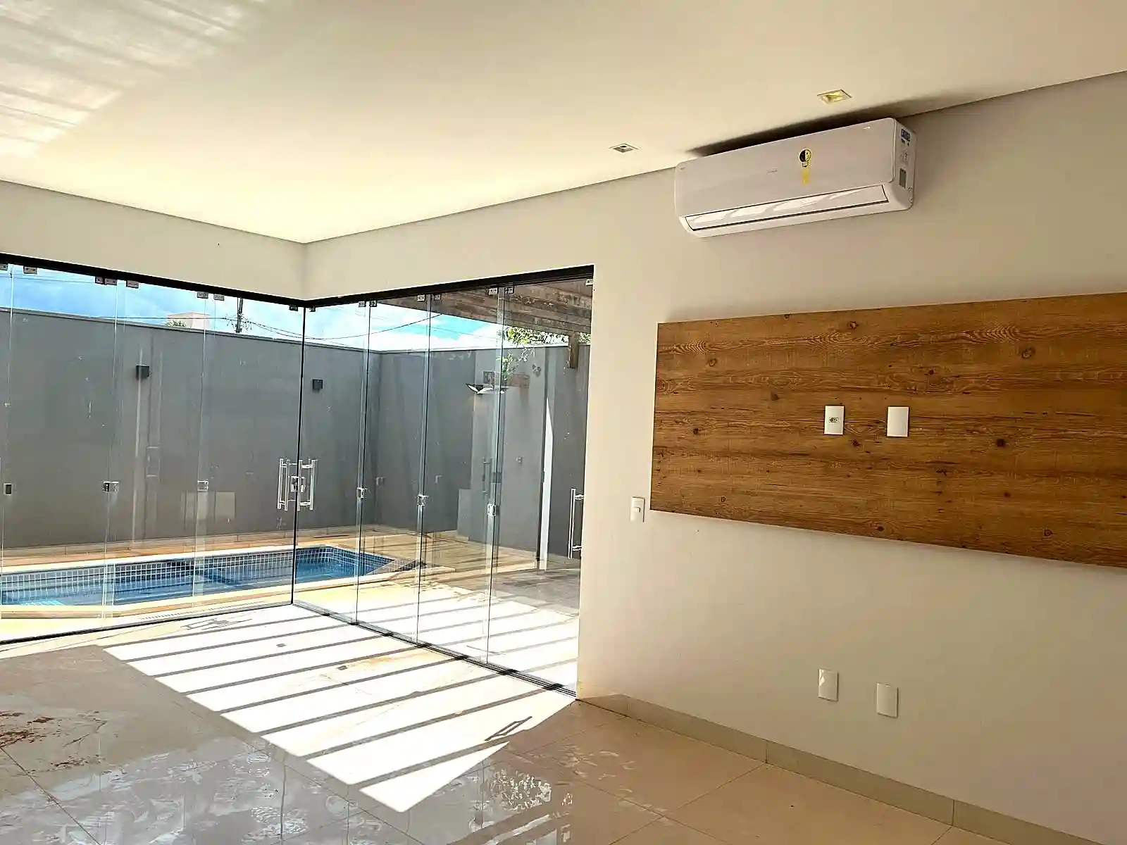 Casa de Condomínio com 3 quartos à venda, 220m² — foto 9 de 24