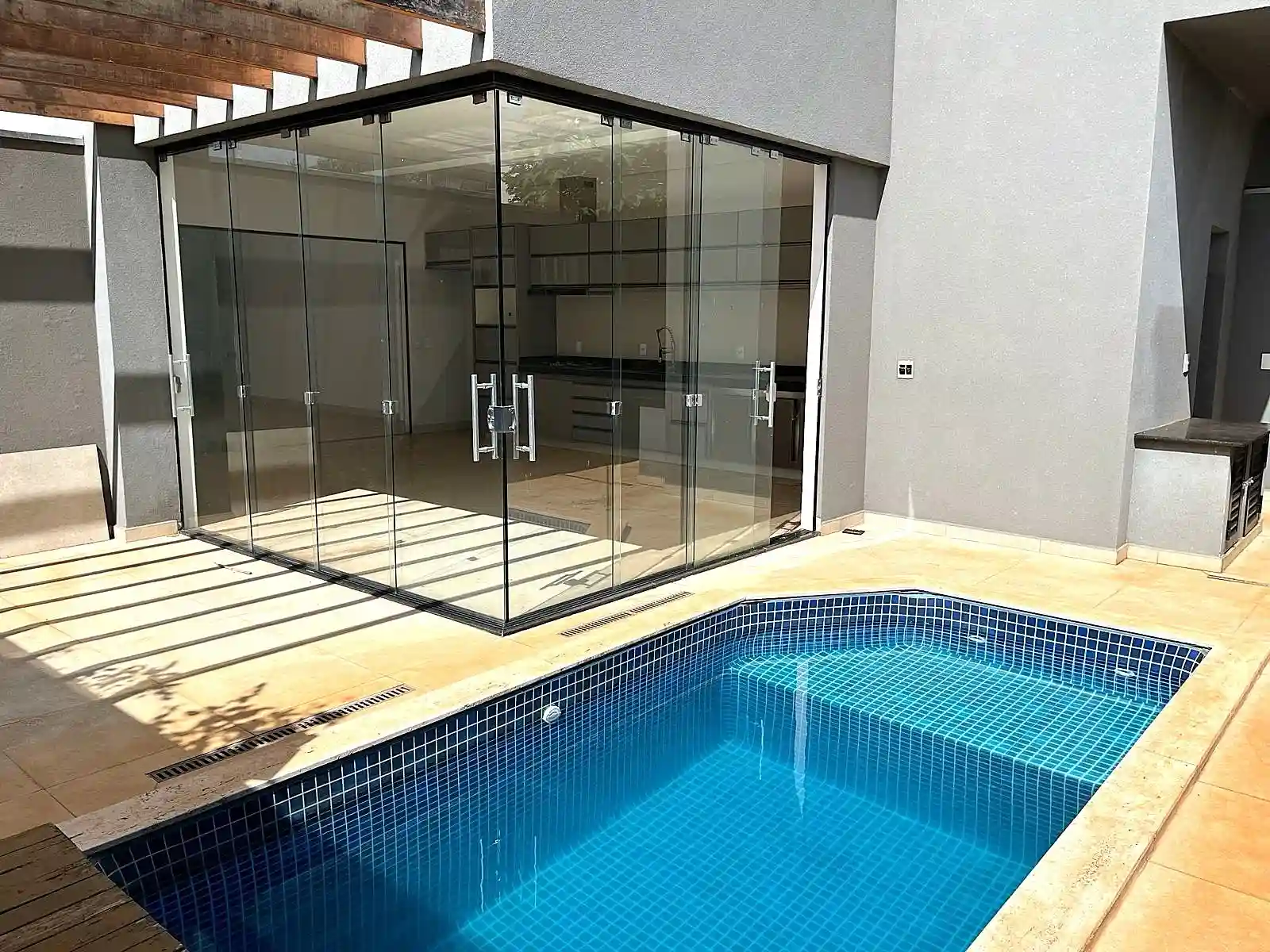 Casa de Condomínio com 3 quartos à venda, 220m² — foto 20 de 24