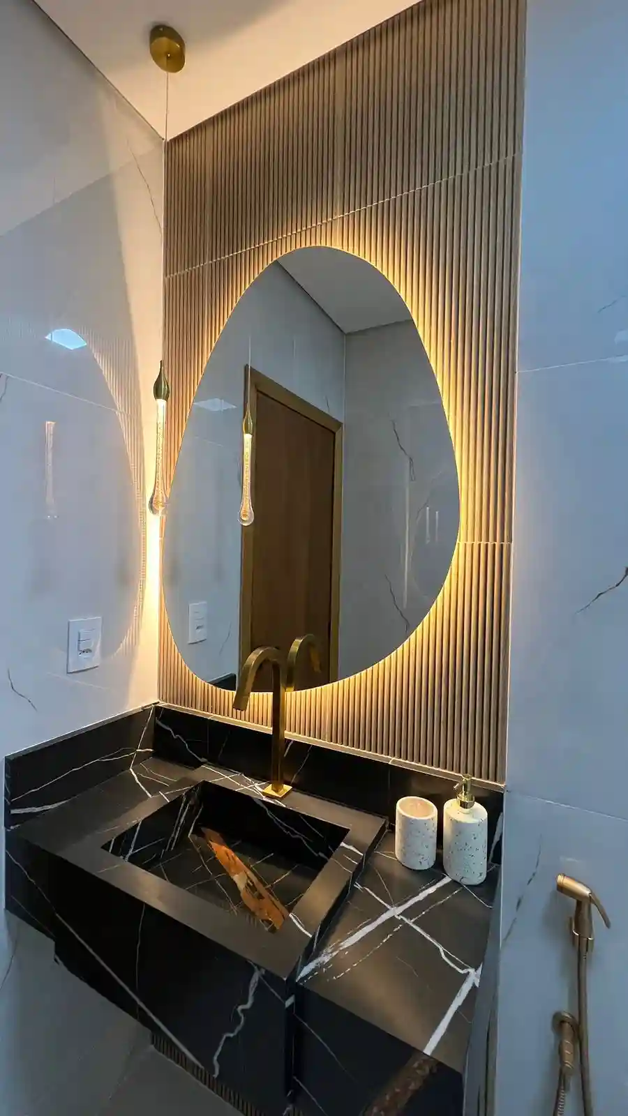 Casa de Condomínio com 3 quartos à venda, 169m² — foto 2 de 8