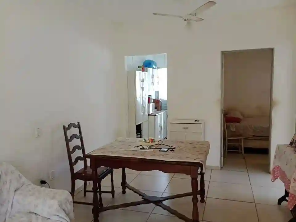 Casa com 2 quartos à venda — foto 2 de 7