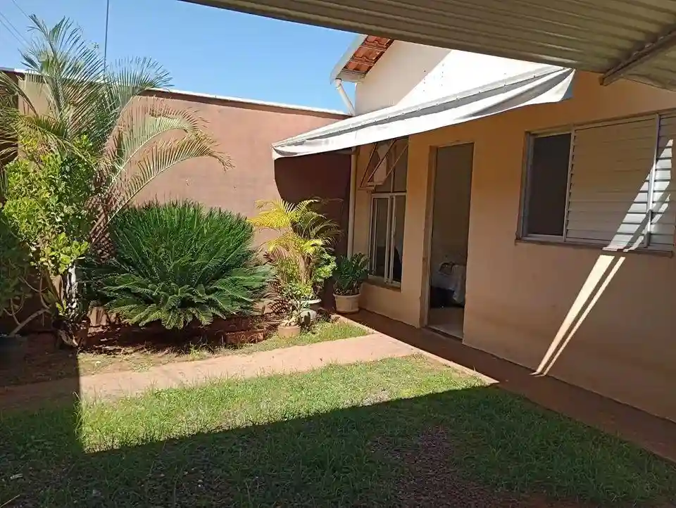 Casa com 2 quartos à venda — foto 1 de 7