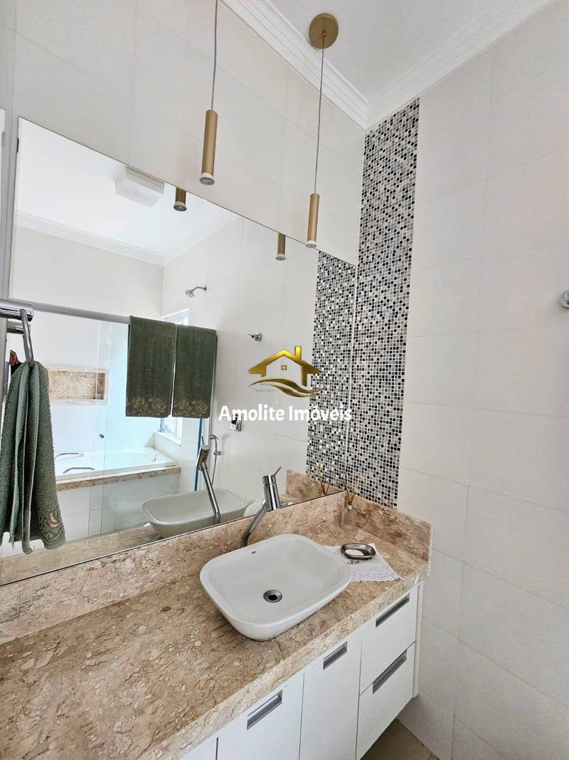 Casa de Condomínio com 3 quartos à venda, 234m² — foto 9 de 36