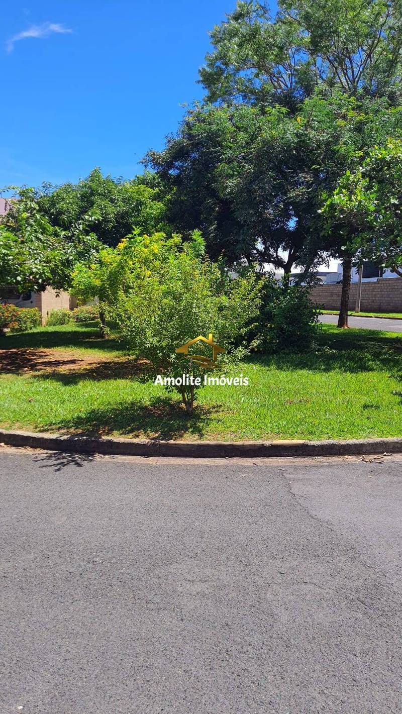 Casa de Condomínio com 3 quartos à venda, 234m² — foto 15 de 36