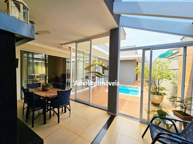 Casa de Condomínio com 3 quartos à venda, 234m² — foto 7 de 36
