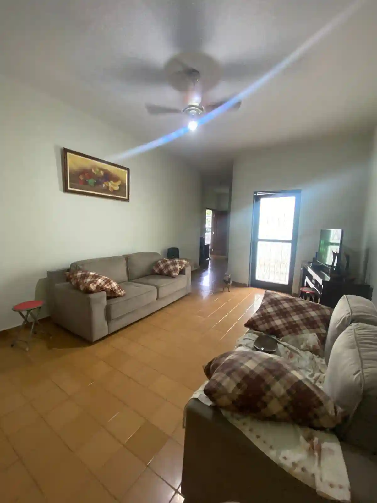 Casa com 3 quartos à venda, 180m² — foto 2 de 24