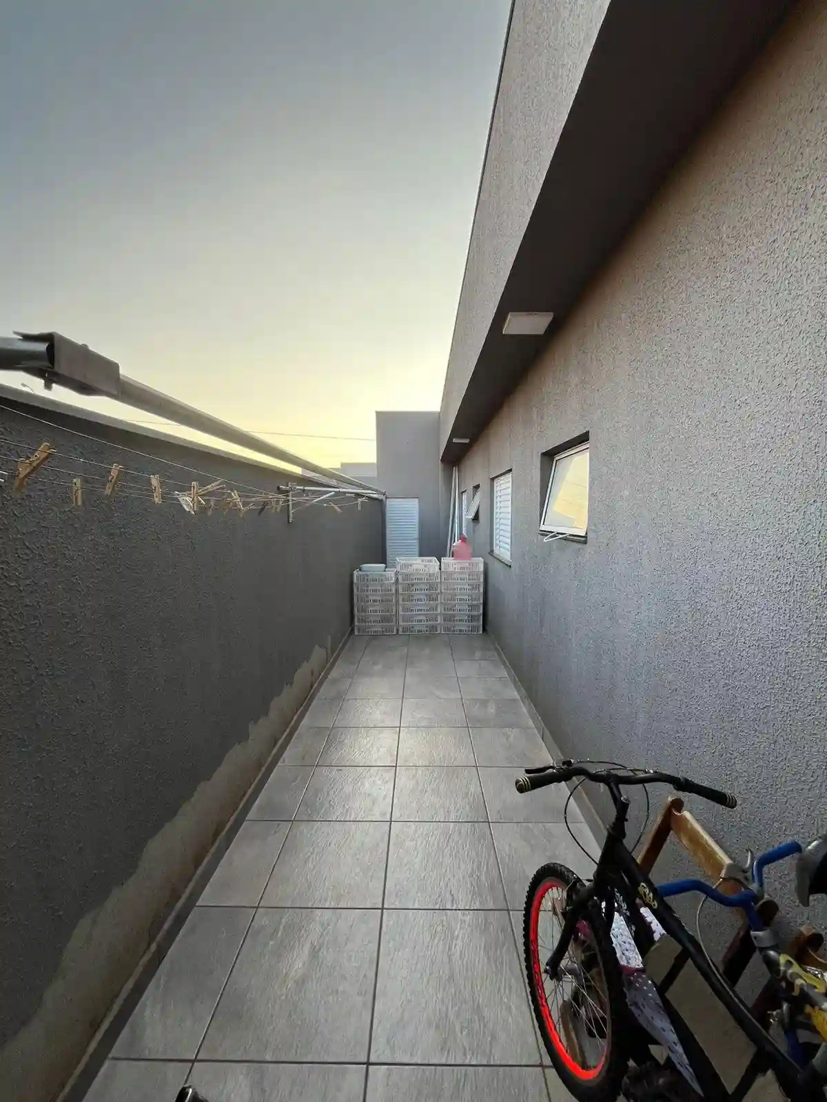 Casa de Condomínio com 3 quartos à venda, 160m² — foto 3 de 6