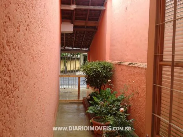 Casa à venda — foto 1 de 3