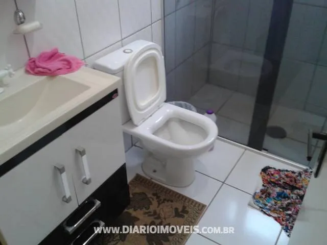 Casa à venda — foto 2 de 3