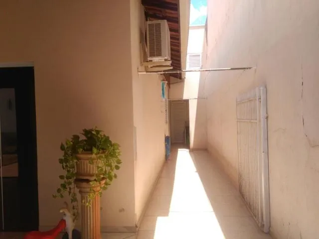 Casa à venda — foto 1 de 3