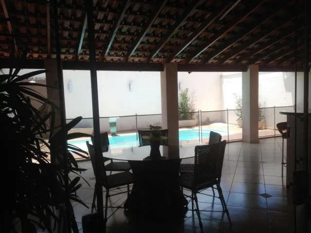 Casa à venda — foto 2 de 3