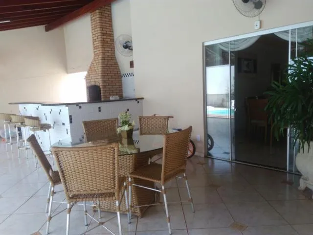 Casa à venda — foto 3 de 3