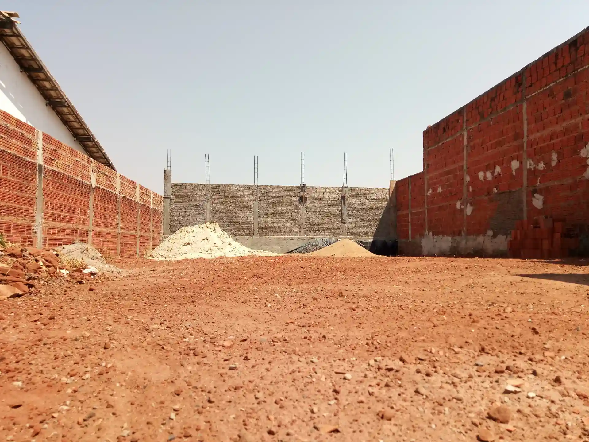 Terreno / Lote / Condomínio  à venda, 200m² — foto 1 de 5