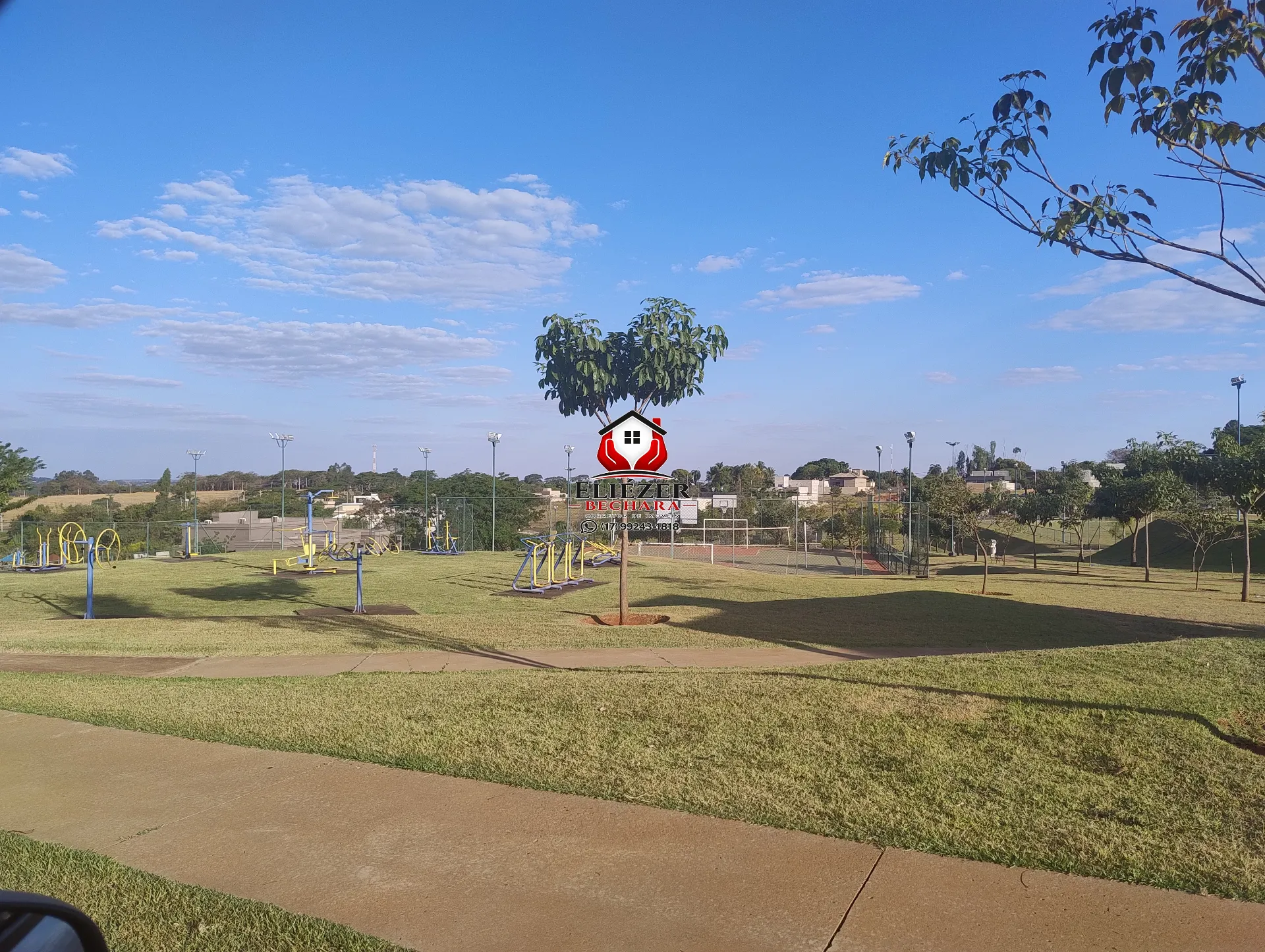 Terreno / Lote / Condomínio à venda, 239m² — foto 17 de 22