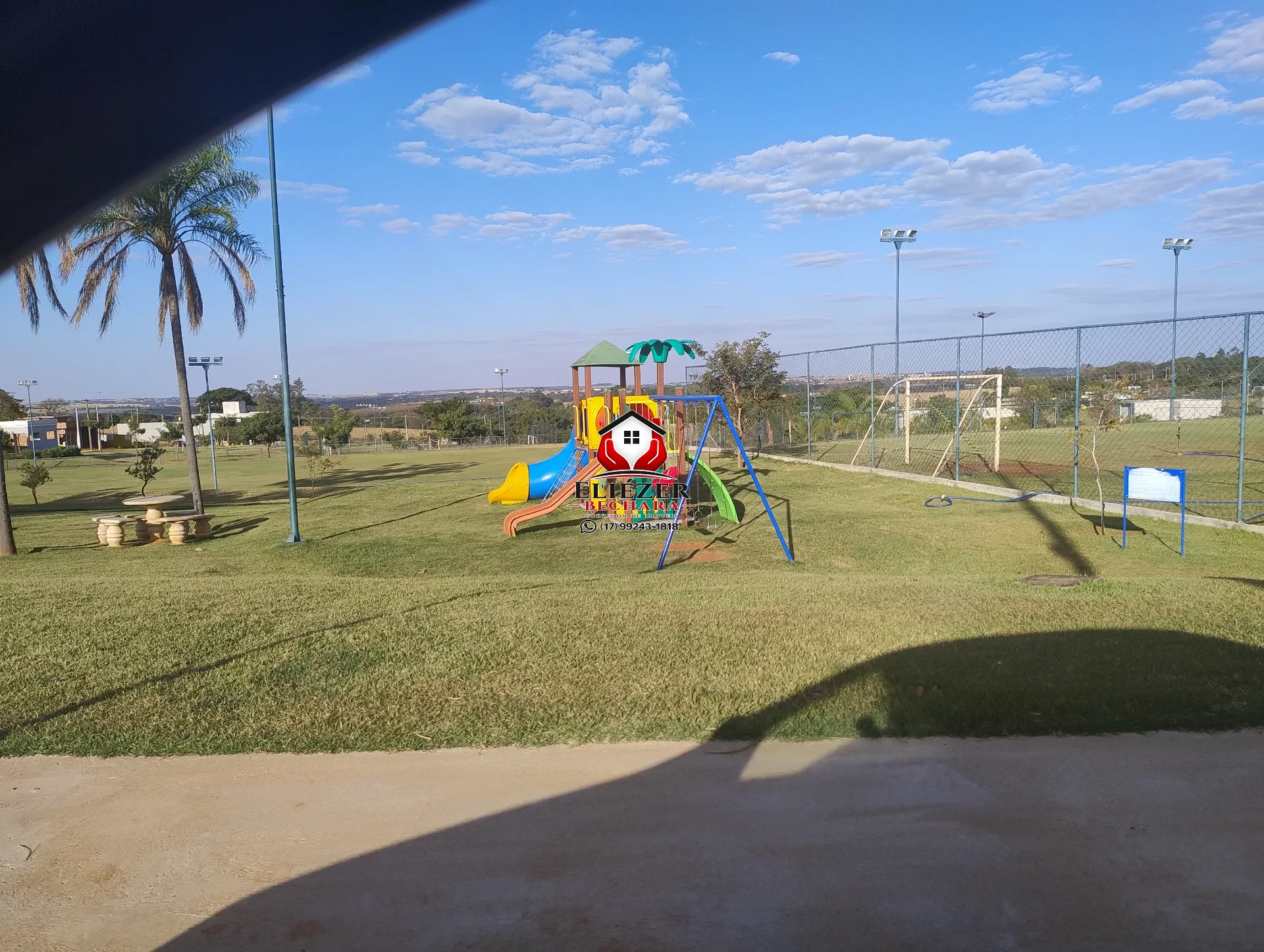 Terreno / Lote / Condomínio à venda, 239m² — foto 12 de 22