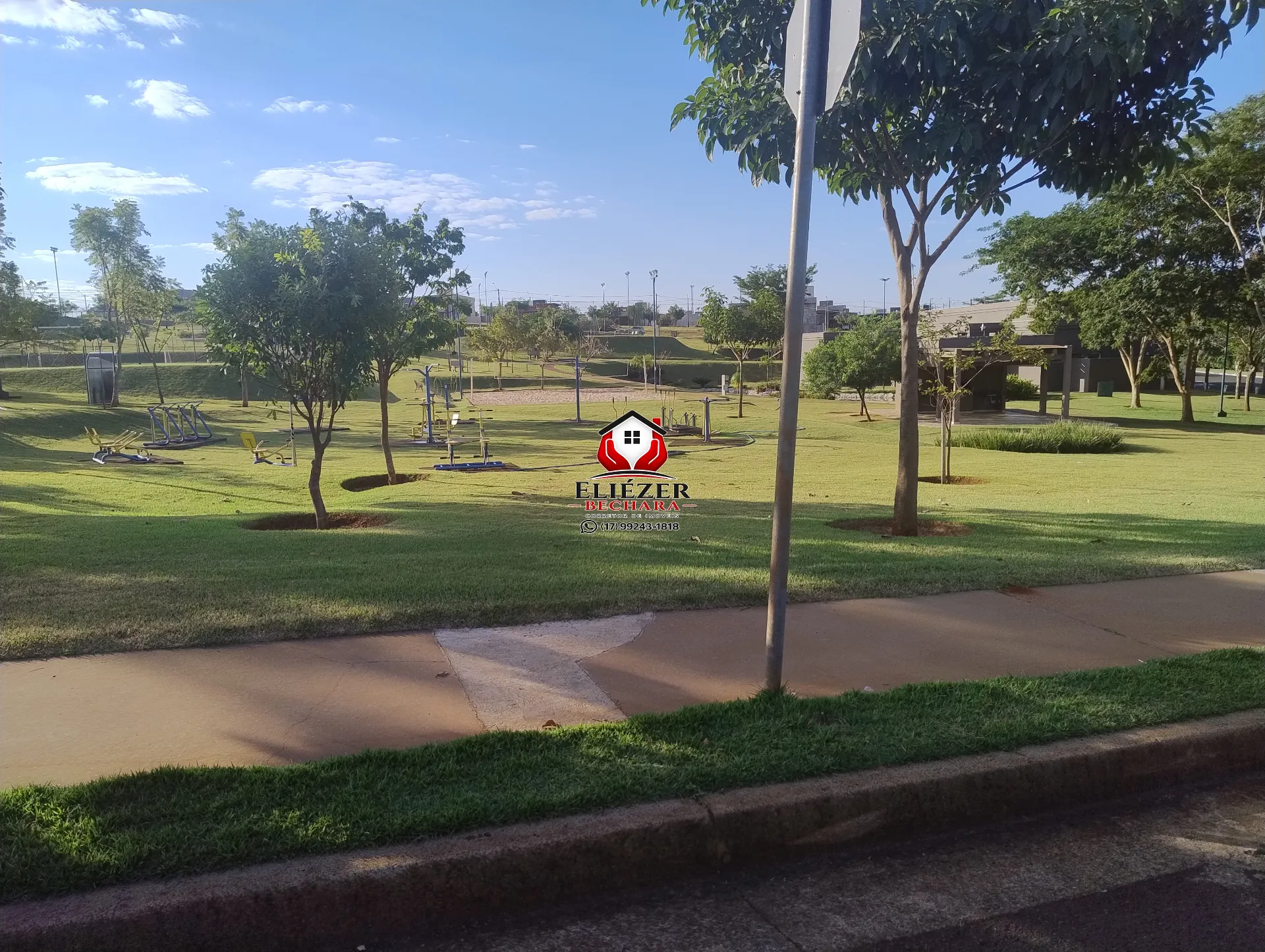 Terreno / Lote / Condomínio à venda, 239m² — foto 5 de 22