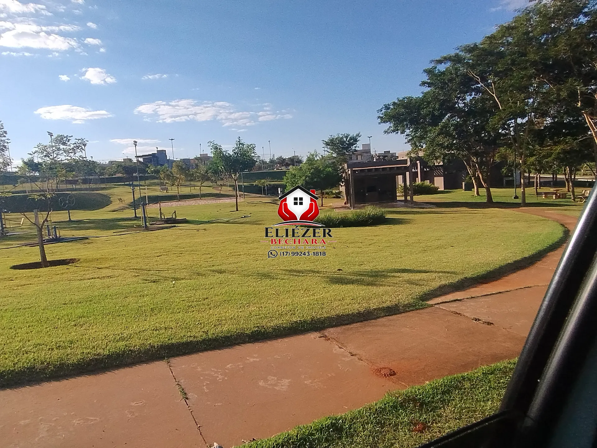 Terreno / Lote / Condomínio à venda, 239m² — foto 7 de 22