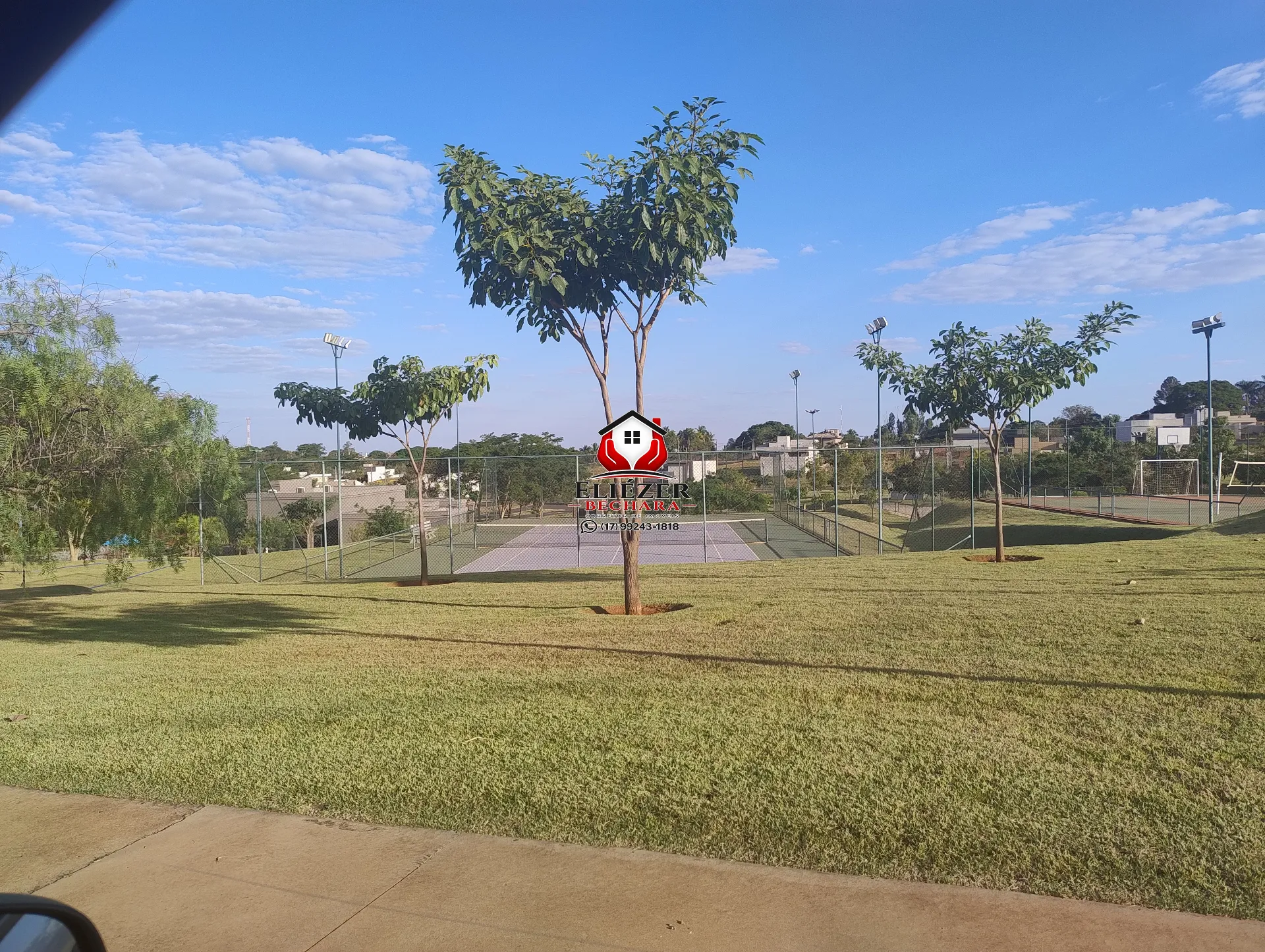 Terreno / Lote / Condomínio à venda, 239m² — foto 18 de 22