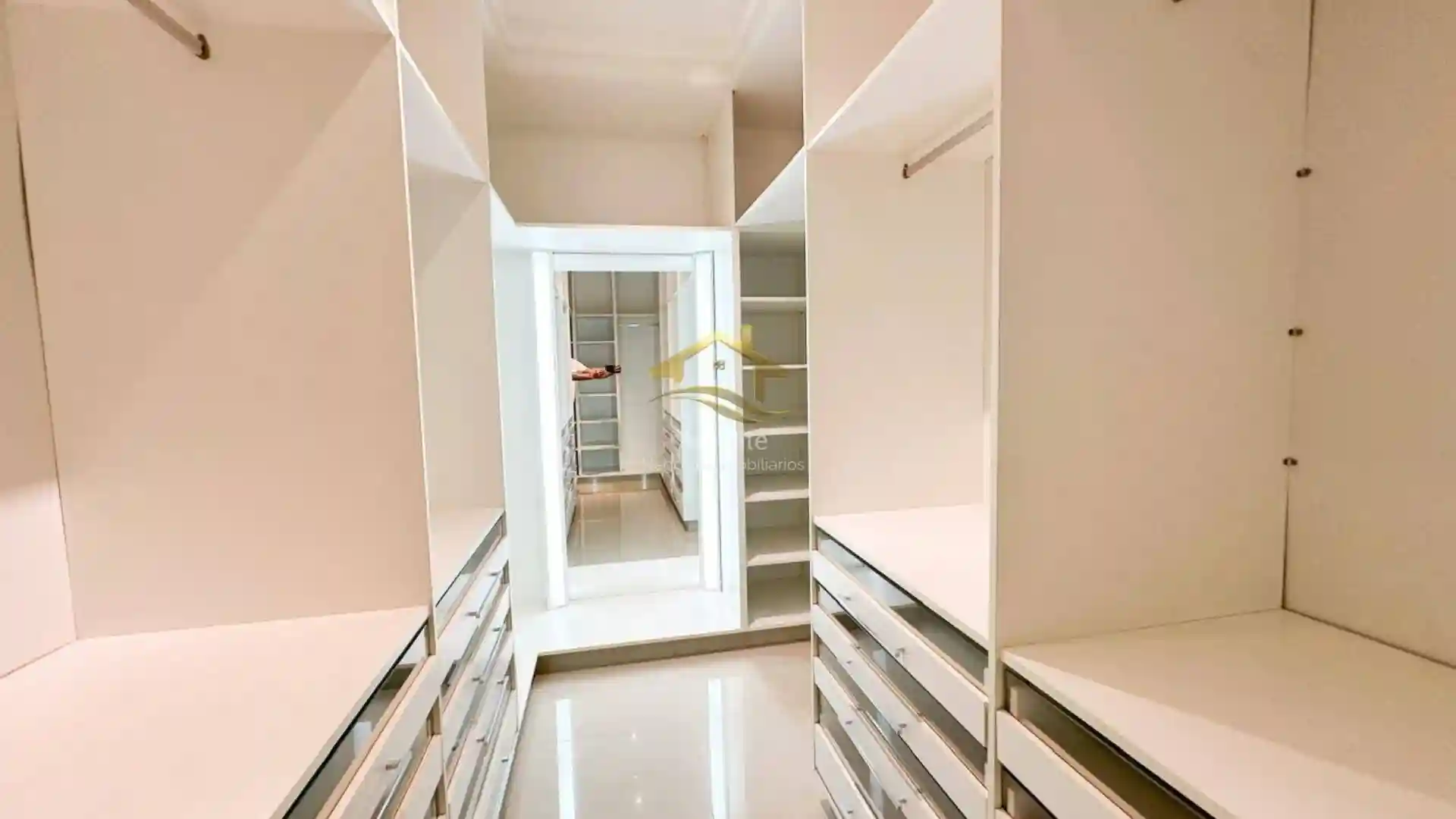 Casa de Condomínio com 3 quartos à venda, 260m² — foto 34 de 50