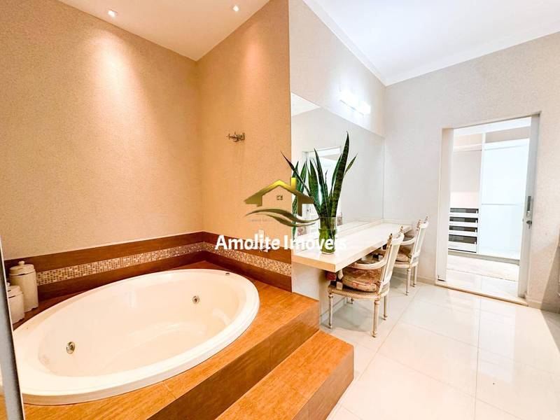 Casa de Condomínio com 3 quartos à venda, 260m² — foto 3 de 50